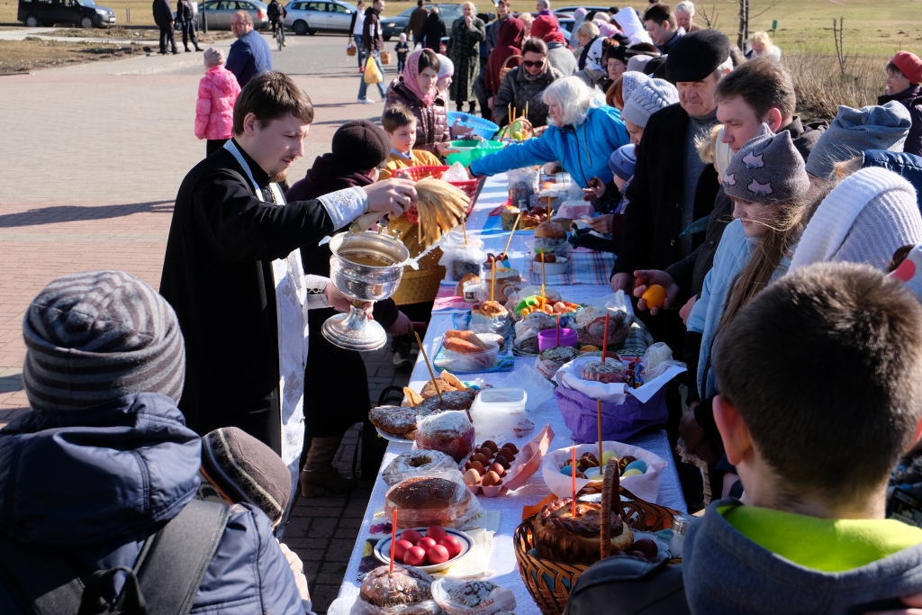 Het zegenen van het eten. ( Vitebck,,Belarus 2016)