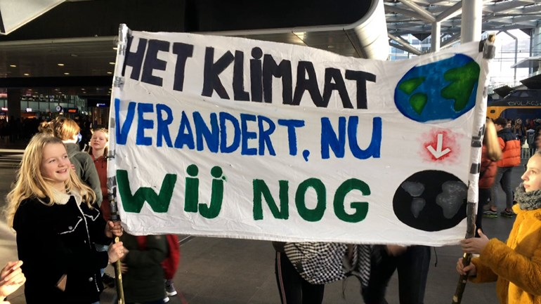 ('Help het klimaat voordat de wereld vergaat', scholieren voeren actie in Den Haag, 2019)