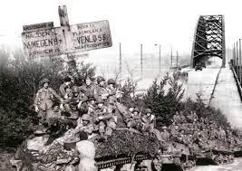 Heldhaftige Amerikaanse soldaten op weg om Nederland te verlossen uit de klauwen van Hitler!