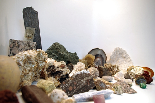 Roerend natuurlijk erfgoed: een collectie bijzondere stenen (Flickr/Paul-W)