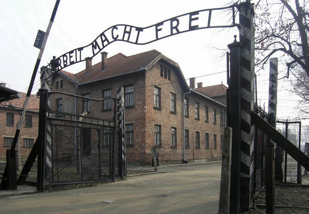 toegangspoort Auschwitz