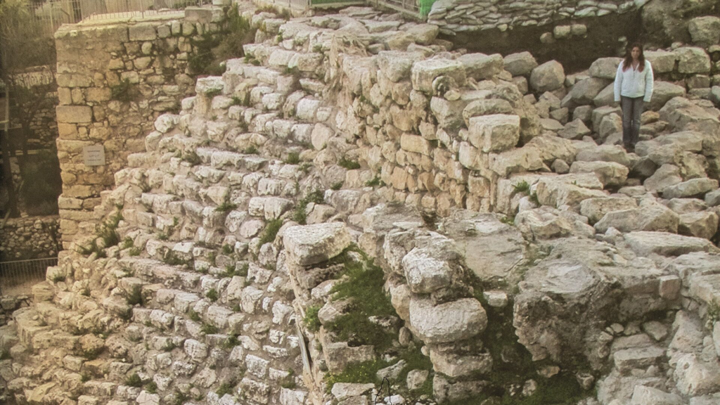 Nehemia's muur, zoals deze er vandaag de dag bij ligt.