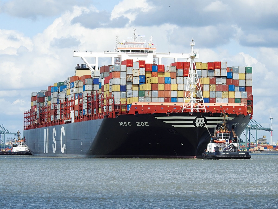 Transport van goederen gebeurt vooral via de scheepvaart in grote containers