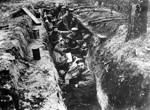 Britse militairen in hun loopgraaf tijdens de eerste wereldoorlog.