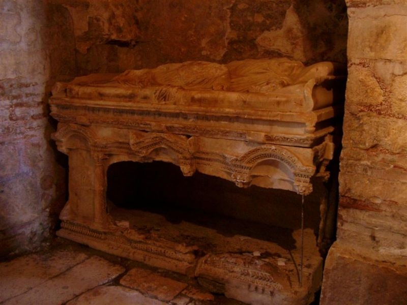 Het geroofde graf van Sint Nicolaas in de stad Myra