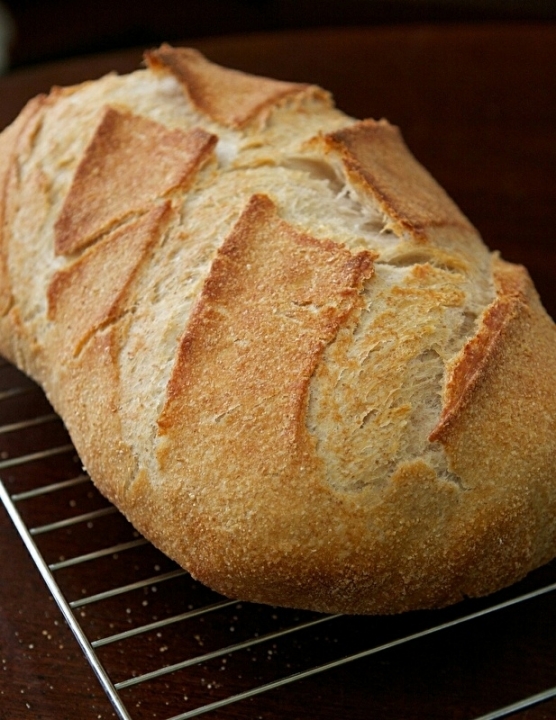 Dit is een gebakken brood als hij klaar is.