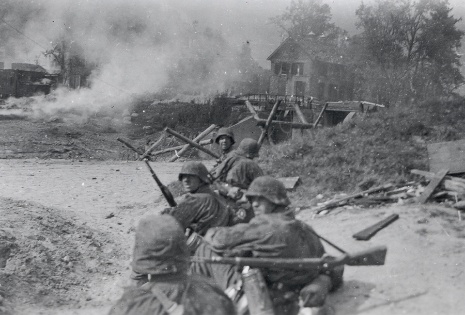 Soldaten op de Grebbeberg in mei 1940