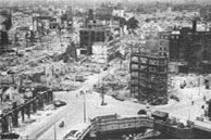 De skyline van Rotterdam na het bombardement.