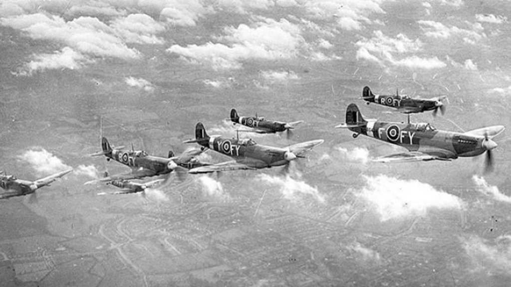 Britse jachtvliegtuigen, "Spitfires".