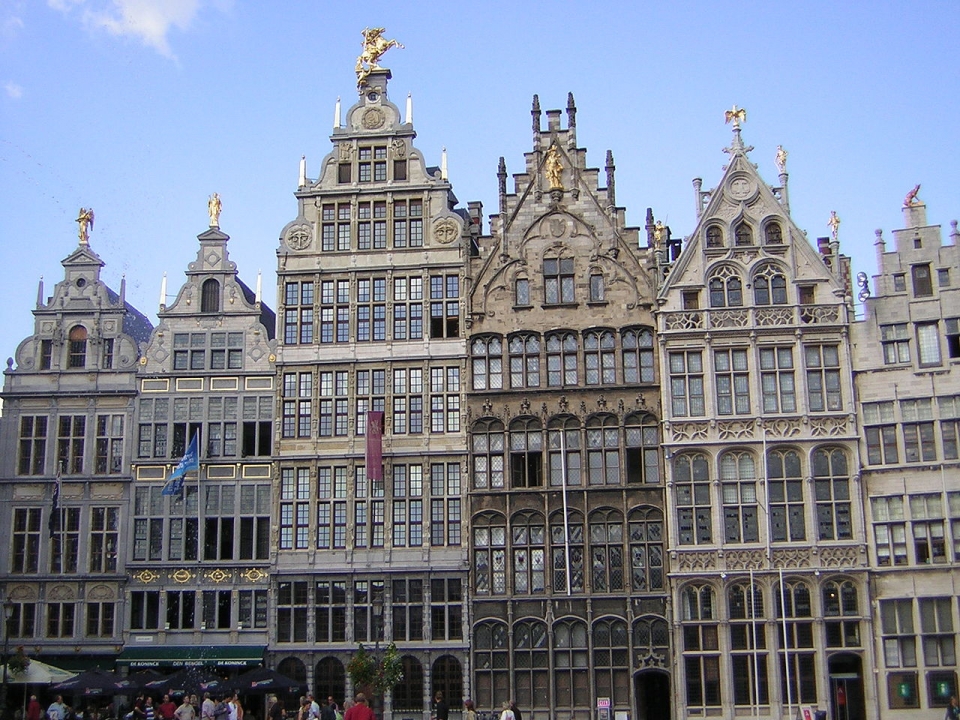 Gilden huizen op de Grote markt in Antwerpen.