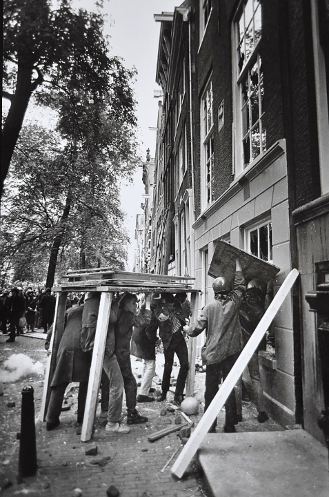 Derde herkraak van kraakpand 't Vogelstruys aan de Herengracht, 1980