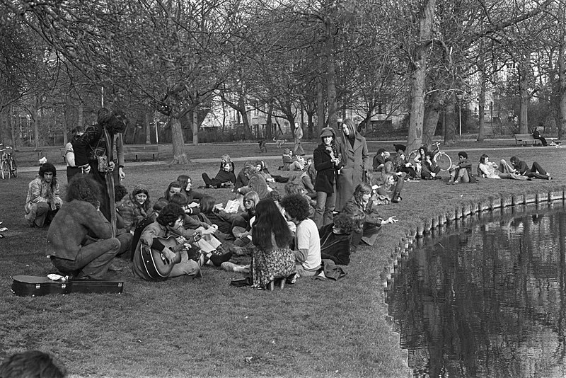 Hippies in het Vondelpark